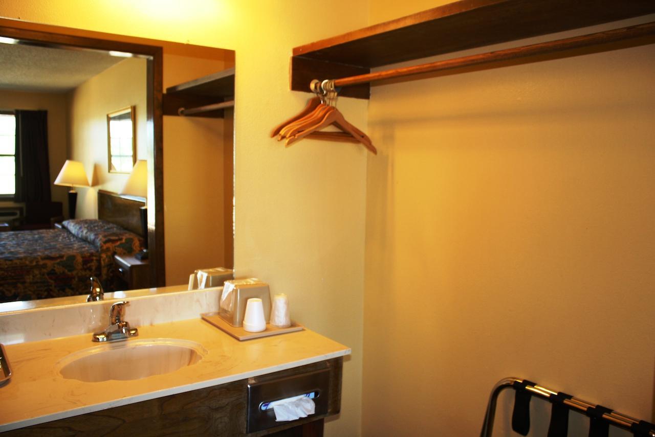 Lake Palestine Motor Inn Coffee City Room photo